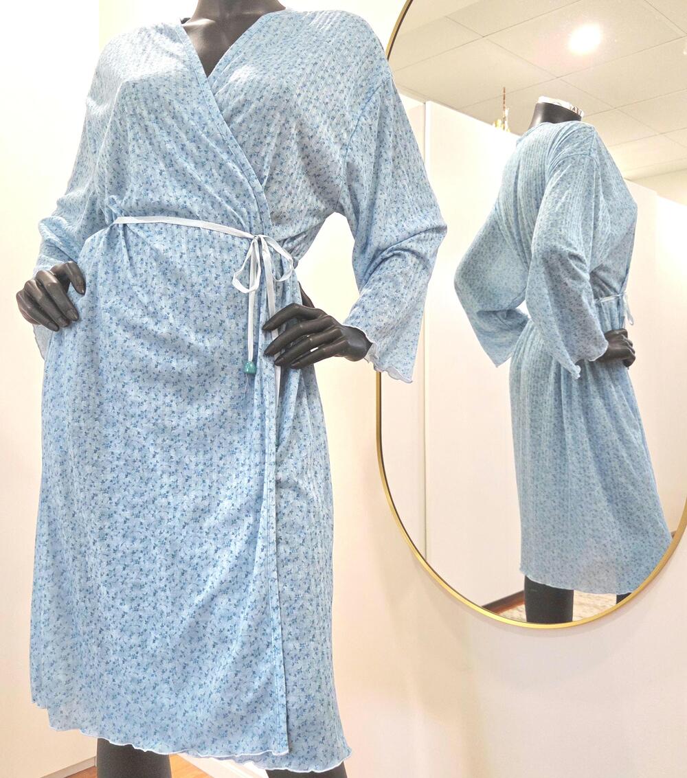 Vintage cottagecore robe, Silhouette Lingerie Canada, teal blue, L